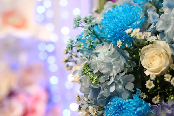 Hermosa decoración de ramo de flores en la ceremonia de boda — Foto de Stock
