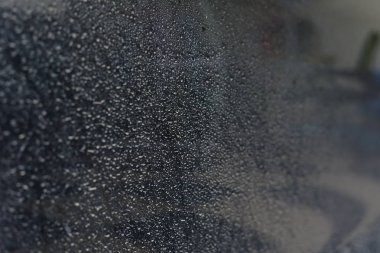 su lekeli kuru kirli siyah araba