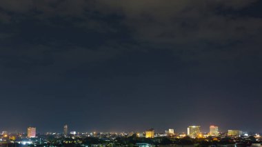 manzara şehir gece dramatik moody karanlık gökyüzü ile