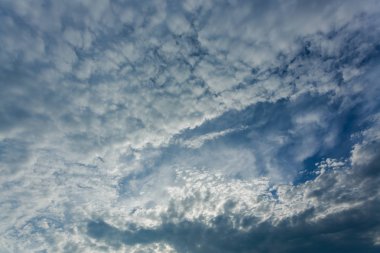 dramatik gökyüzünde bulut fallstreak delik