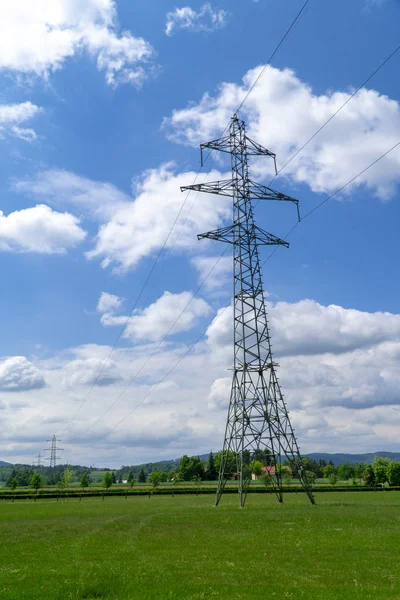 Torre de transmisión de energía eléctrica — Foto de Stock