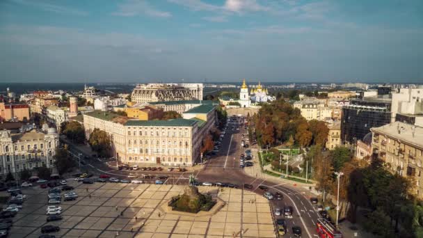 Sophia plein en klooster St. Michaels, Kiev. Timelapse — Stockvideo