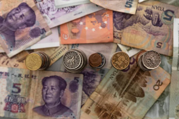 Pila Monedas Dólar Euro Rublo Yuan Franco Yen Libra Zloty — Foto de Stock