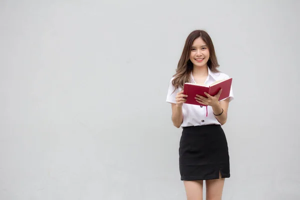 Ritratto Thai Adulto Studente Università Uniforme Bella Ragazza Letto Rosso — Foto Stock