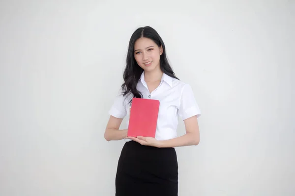 Portrét Thajské Dospělé Studentské Univerzity Uniforma Krásná Dívka Číst Červenou — Stock fotografie