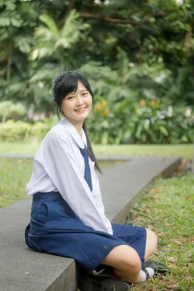 Retrato Tailandês Estudante Ensino Médio Uniforme Adolescente Linda Menina Feliz — Fotografia de Stock