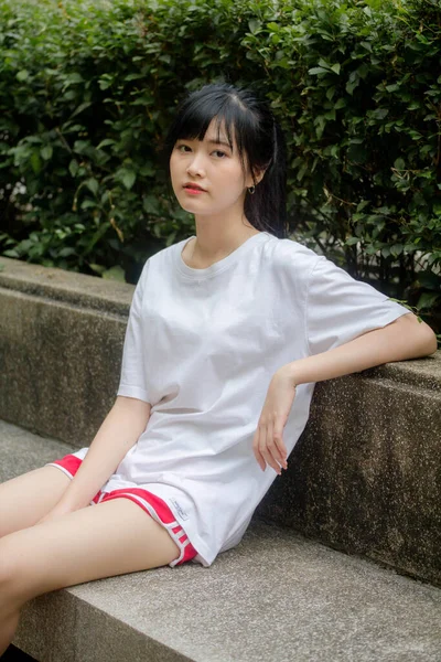 Ásia Tailandês Japonês Adolescente Branco Shirt Bela Menina Feliz Relaxar — Fotografia de Stock