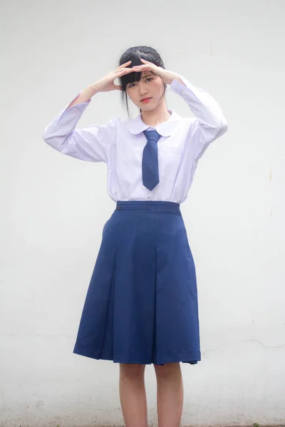 タイの高校生の制服美少女の肖像 Think — ストック写真