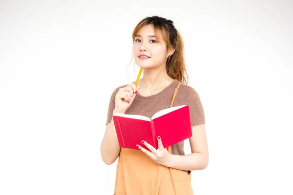 Hermoso Joven Adulto Tailandés Pelo Bronce Chino Leer Libro Rojo — Foto de Stock