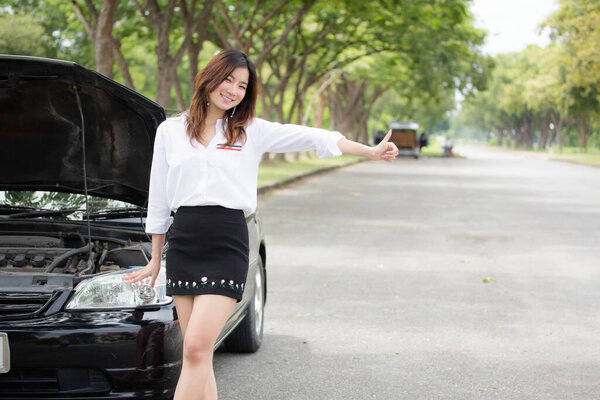 thai adult working women white shirt Call a car