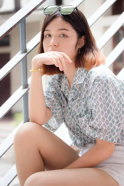 Portrait Thai Adult Beautiful Girl Short Hair Relax Smile — ストック写真