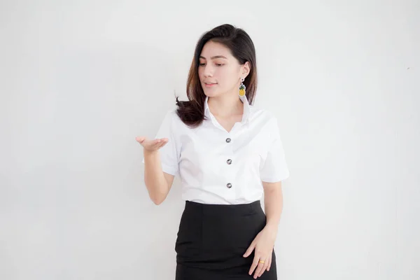 Porträt Der Thailändischen Erwachsenen Studentin Uniform Schönes Mädchen Zeigt — Stockfoto