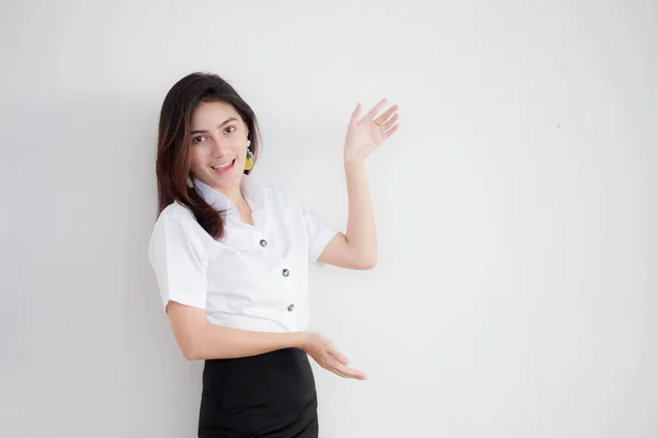 Retrato Tailandês Adulto Estudante Universidade Uniforme Bela Menina Apontando — Fotografia de Stock