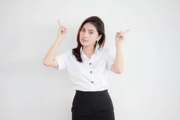 Retrato Tailandés Estudiante Adulto Universidad Uniforme Hermosa Chica Señalando —  Fotos de Stock