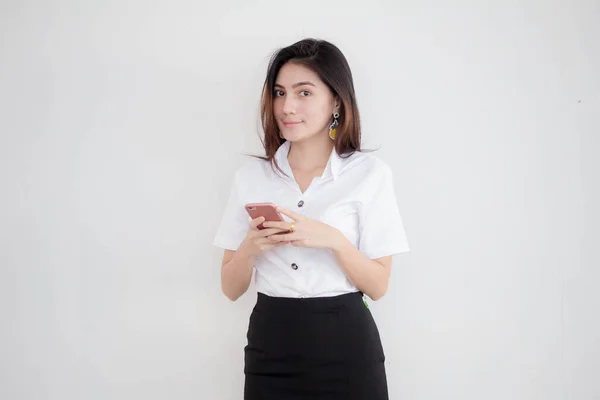 Retrato Tailandés Estudiante Adulto Universidad Uniforme Hermosa Chica Usando Teléfono —  Fotos de Stock