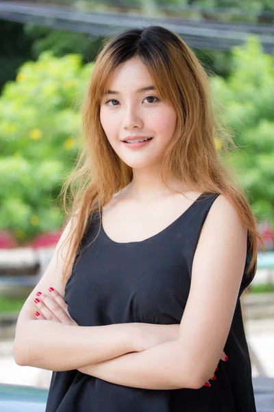 Beautiful Young Adult Thai Chinese Bronze Hair Relax Smile — Stock Photo, Image