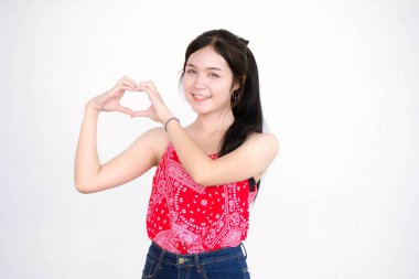 Taylandlı yetişkin portresi. Güzel kırmızı tişört.