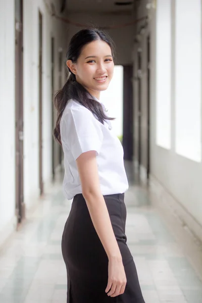 Porträt Von Thailändischen Erwachsenen Studenten Uniform Schöne Mädchen Entspannen Und — Stockfoto