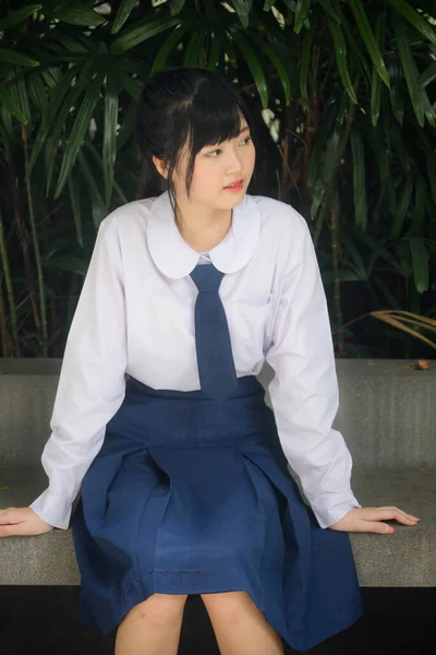 Retrato Tailandês Estudante Ensino Médio Uniforme Adolescente Linda Menina Feliz — Fotografia de Stock