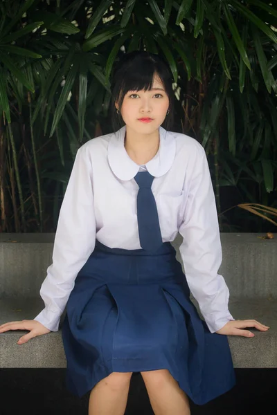 Retrato Tailandês Estudante Ensino Médio Uniforme Adolescente Linda Menina Feliz — Fotografia de Stock