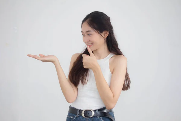 Retrato Tailandés China Adulto Hermosa Niña Camisa Blanca Vaqueros Azules —  Fotos de Stock