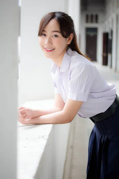 Portret Van Thaise Middelbare School Student Uniform Tiener Mooi Meisje — Stockfoto