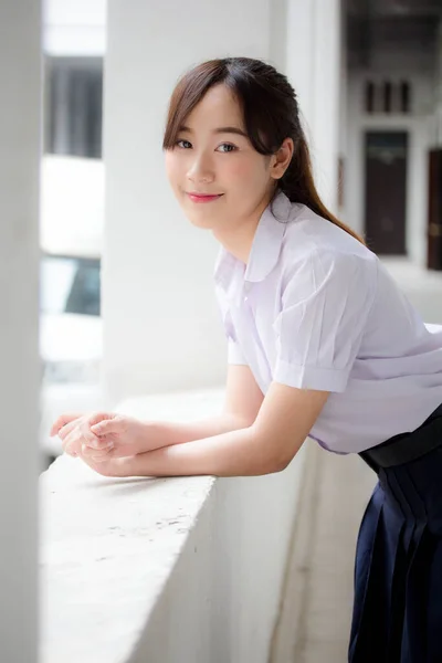 Retrato Tailandês Estudante Ensino Médio Uniforme Adolescente Linda Menina Feliz — Fotografia de Stock