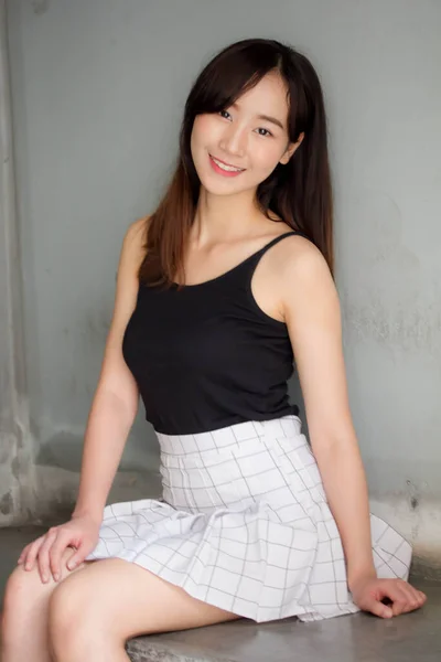 Retrato Tailandés China Adulto Hermosa Chica Relajarse Sonreír — Foto de Stock