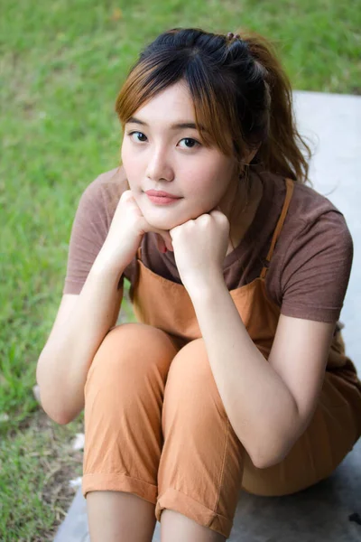 Beautiful Young Adult Thai Chinese Bronze Hair Relax Smile — Stock Photo, Image