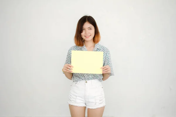 Portrait Thai Adult Beautiful Girl Short Hair Show Label — Stock Photo, Image