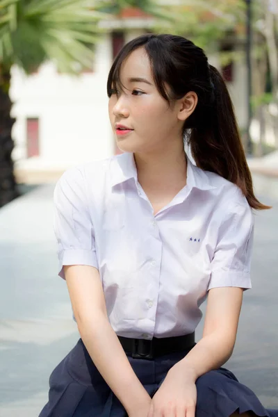 Retrato Tailandês Estudante Ensino Médio Uniforme Adolescente Linda Menina Feliz — Fotografia de Stock