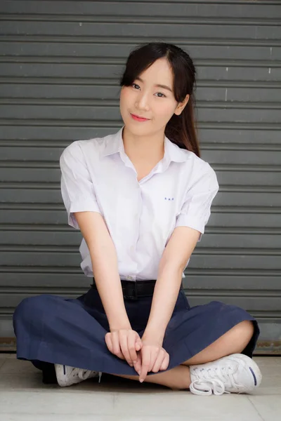 Retrato Tailandês Estudante Ensino Médio Uniforme Adolescente Linda Menina Feliz — Fotografia de Stock