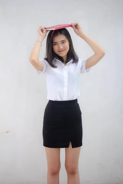 Porträt Von Thailändischen Erwachsenen Studenten Uniform Schöne Mädchen Lesen Rotes — Stockfoto