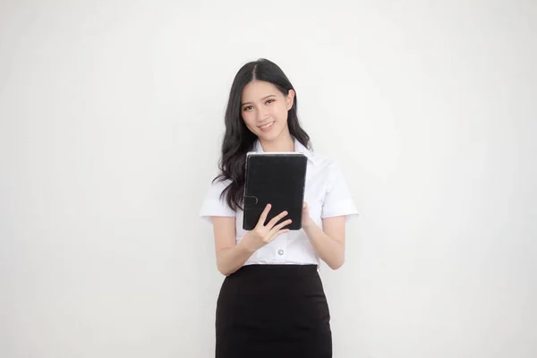 Retrato Tailandés Estudiante Adulto Universidad Uniforme Hermosa Chica Usando Tableta —  Fotos de Stock