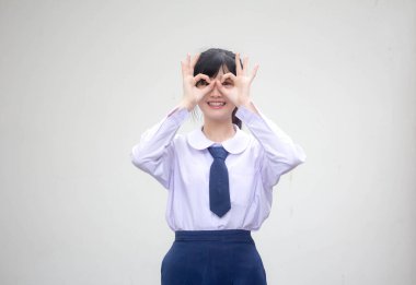 Tayland lisesi üniformasının portresi. Güzel kız. Tamam.