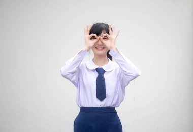 Tayland lisesi üniformasının portresi. Güzel kız. Tamam.