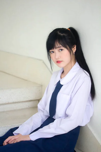 Retrato Tailandês Estudante Ensino Médio Uniforme Adolescente Linda Menina Feliz — Fotografia de Stock