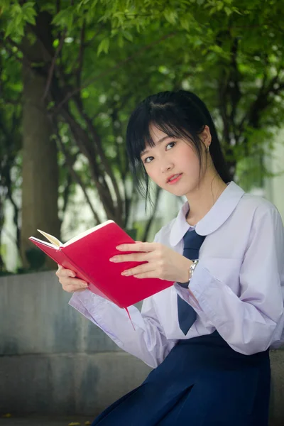 Asia Thai Scuola Superiore Studente Uniforme Bella Ragazza Leggere Libro — Foto Stock