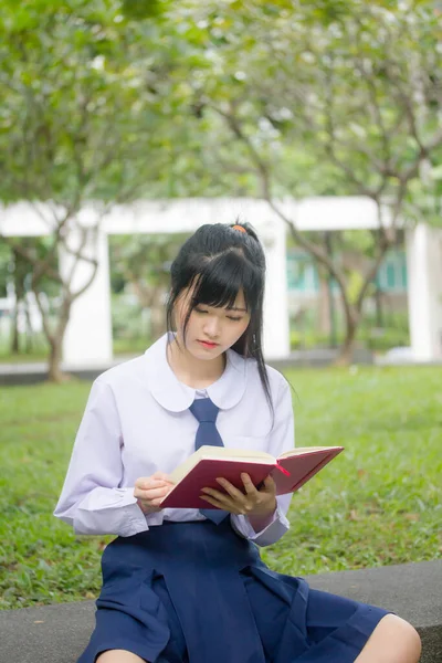 Portrait Thai Lycéen Uniforme Adolescent Belle Fille Heureux Détendre — Photo