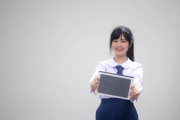 Portret Tailandez Liceu Student Uniformă Fată Frumoasă Spectacol Tabletă — Fotografie, imagine de stoc