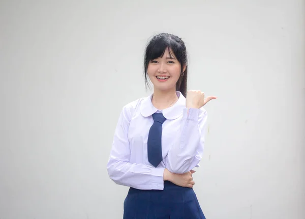 Portret Van Thaise Middelbare School Student Uniform Mooi Meisje Wijzend — Stockfoto