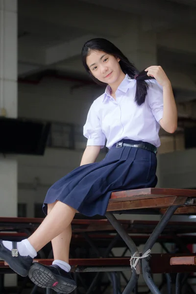 Retrato Tailandês Estudante Ensino Médio Uniforme Adolescente Linda Menina Feliz — Fotografia de Stock