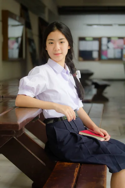 Portrait Thai Lycéen Uniforme Adolescent Belle Fille Heureux Détendre — Photo