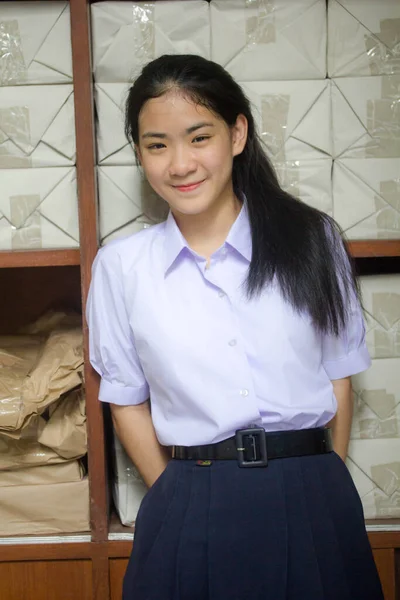 Retrato Tailandês Estudante Ensino Médio Uniforme Adolescente Linda Menina Feliz — Fotografia de Stock