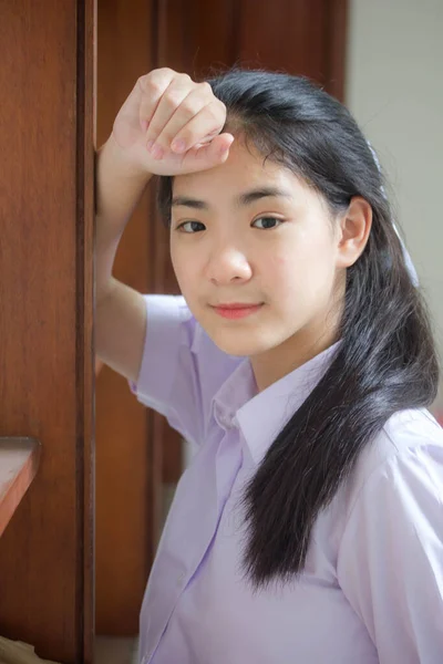 Retrato Tailandês Estudante Ensino Médio Uniforme Adolescente Linda Menina Feliz — Fotografia de Stock