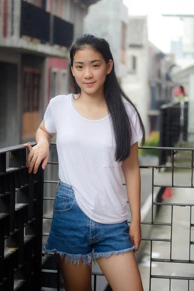Asijské Thajská Dospívající Bílý Shirt Krásný Dívka Šťastný Relax — Stock fotografie