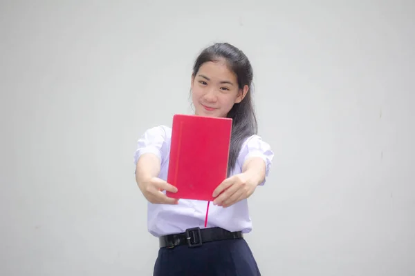 Asya Thai Lise Öğrencisi Üniforması Güzel Bir Kız Bir Kitap — Stok fotoğraf