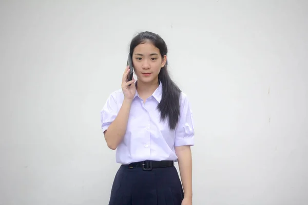 Portrait Thai Lycéen Uniforme Adolescent Belle Fille Appelant Téléphone Intelligent — Photo