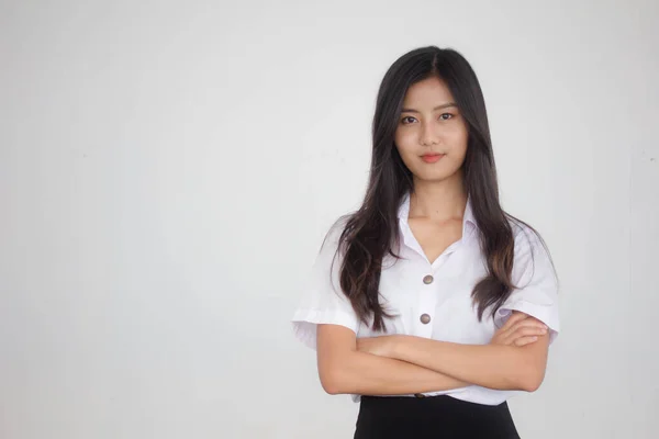 Retrato Tailandês Adulto Estudante Universidade Uniforme Bela Menina Relaxar Sorrir — Fotografia de Stock