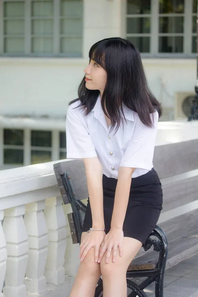 Porträtt Thai Vuxen Student Universitet Uniform Vacker Flicka Koppla Och — Stockfoto